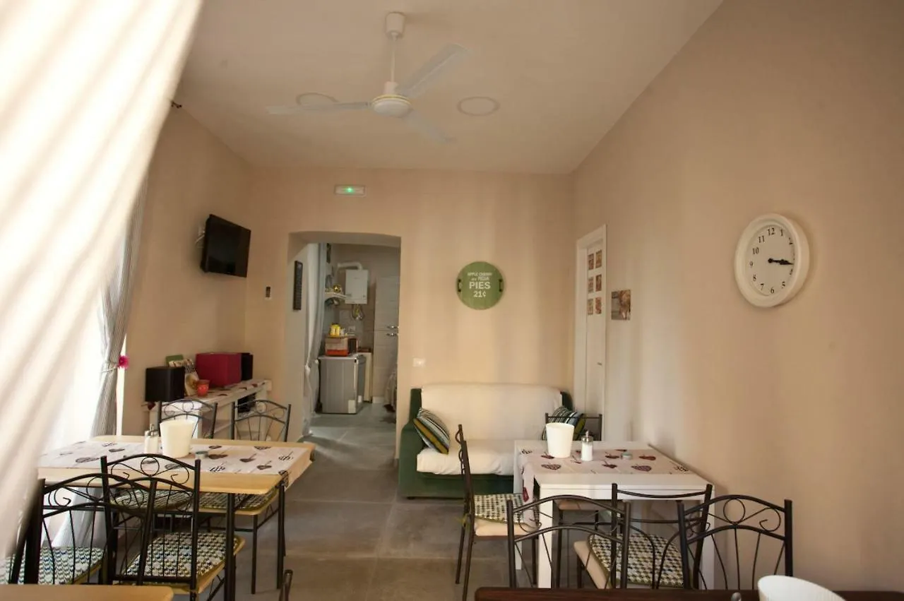 B&B Cara Napoli 2*, Naples