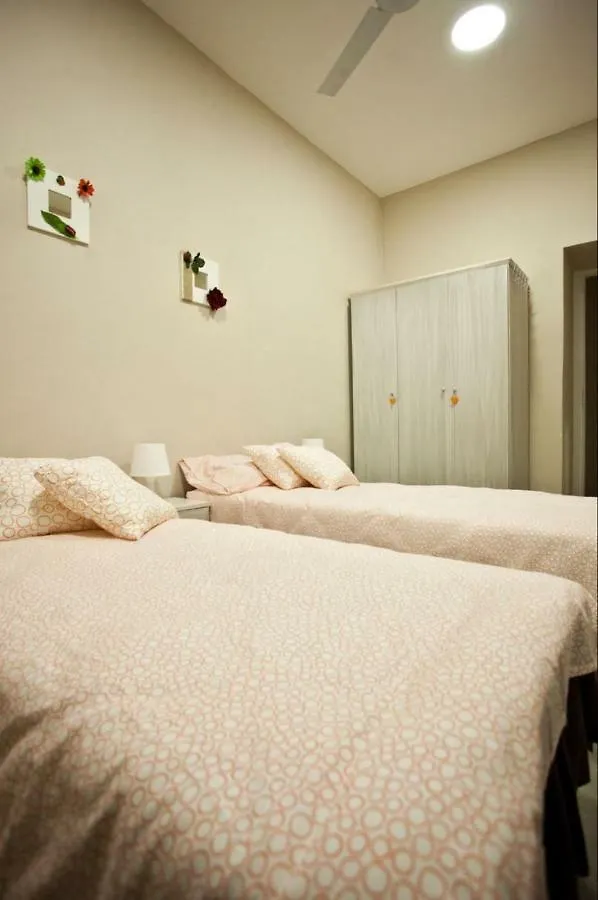 B&B Cara Napoli 2*,  Italia