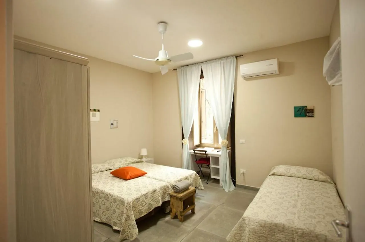 B&B Cara Napoli 2*,  Italia